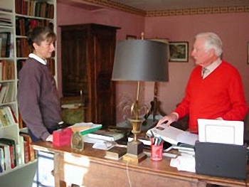 Monsieur Henriquet dans son bureau